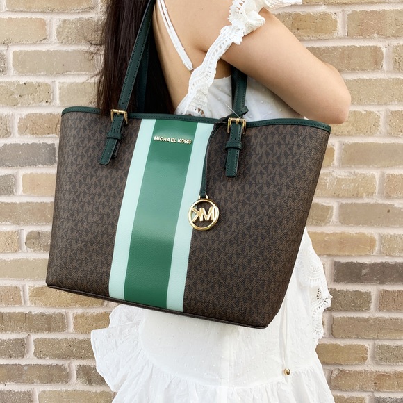 ‼️SALE‼️ Michael kors Tote & Wallet Bundle - Picture 3 of 4